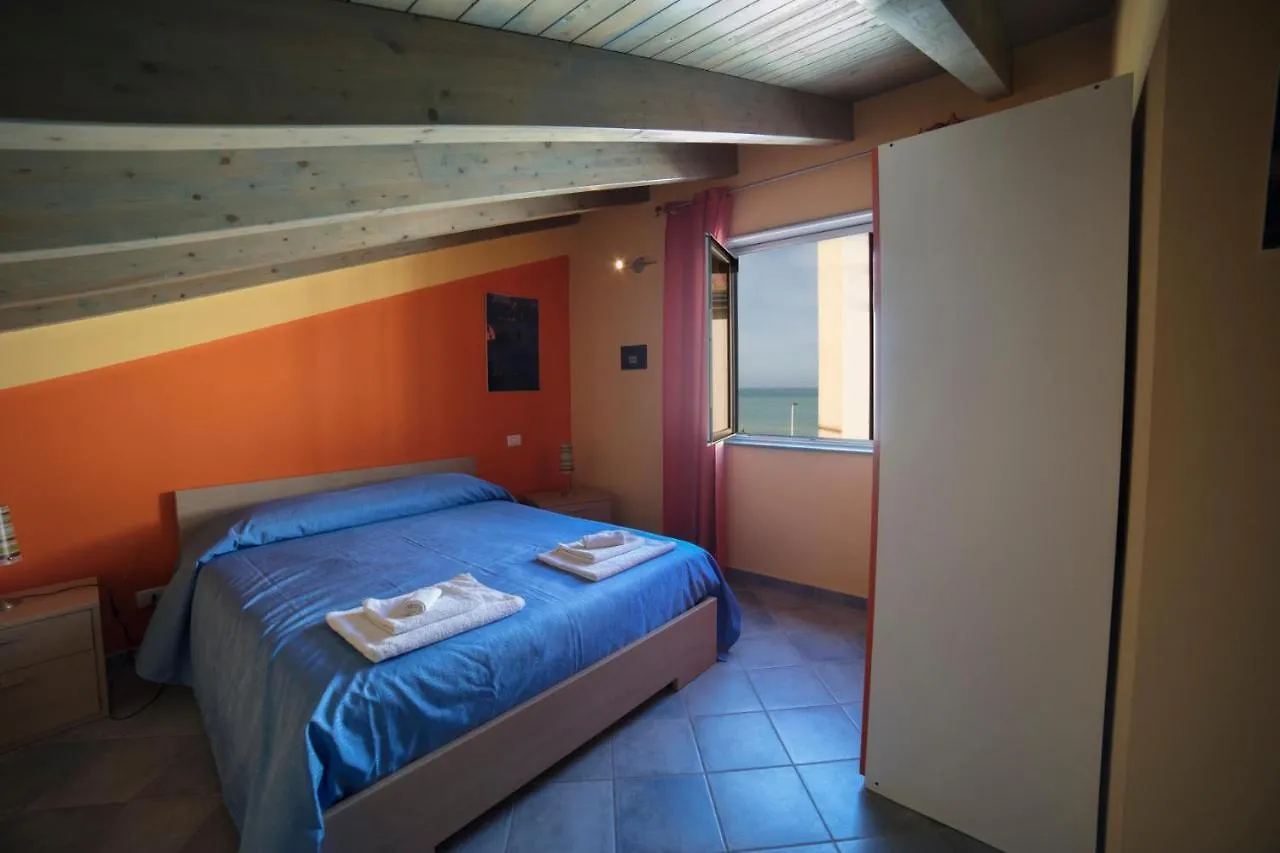 Residence Mare Blu Capo dʼOrlando Hotel apartamentowy