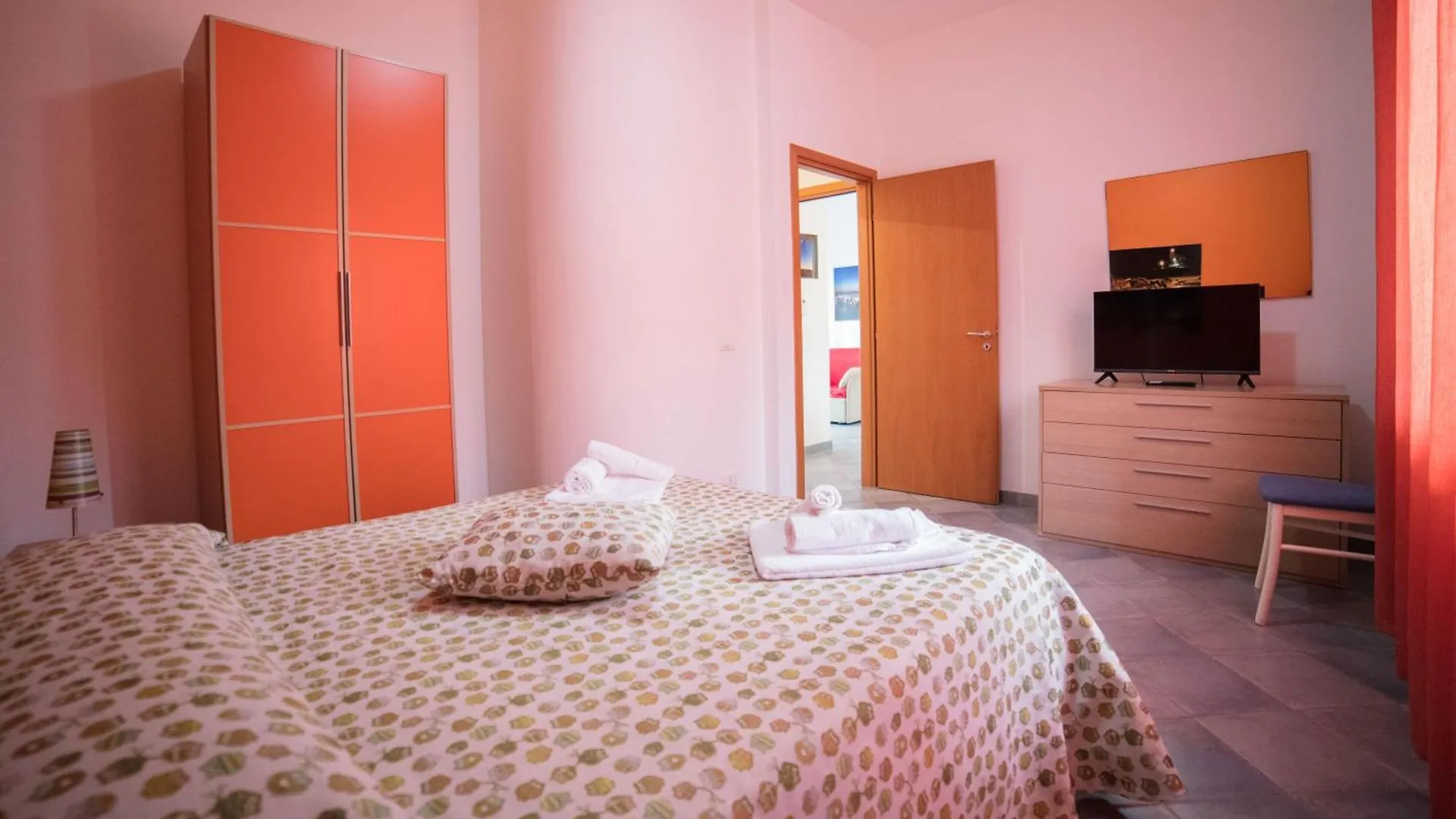 Residence Mare Blu Capo dʼOrlando Hotel apartamentowy